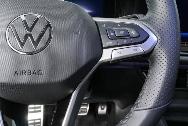 New 2026 Volkswagen Tiguan SE R-Line FWD image 12