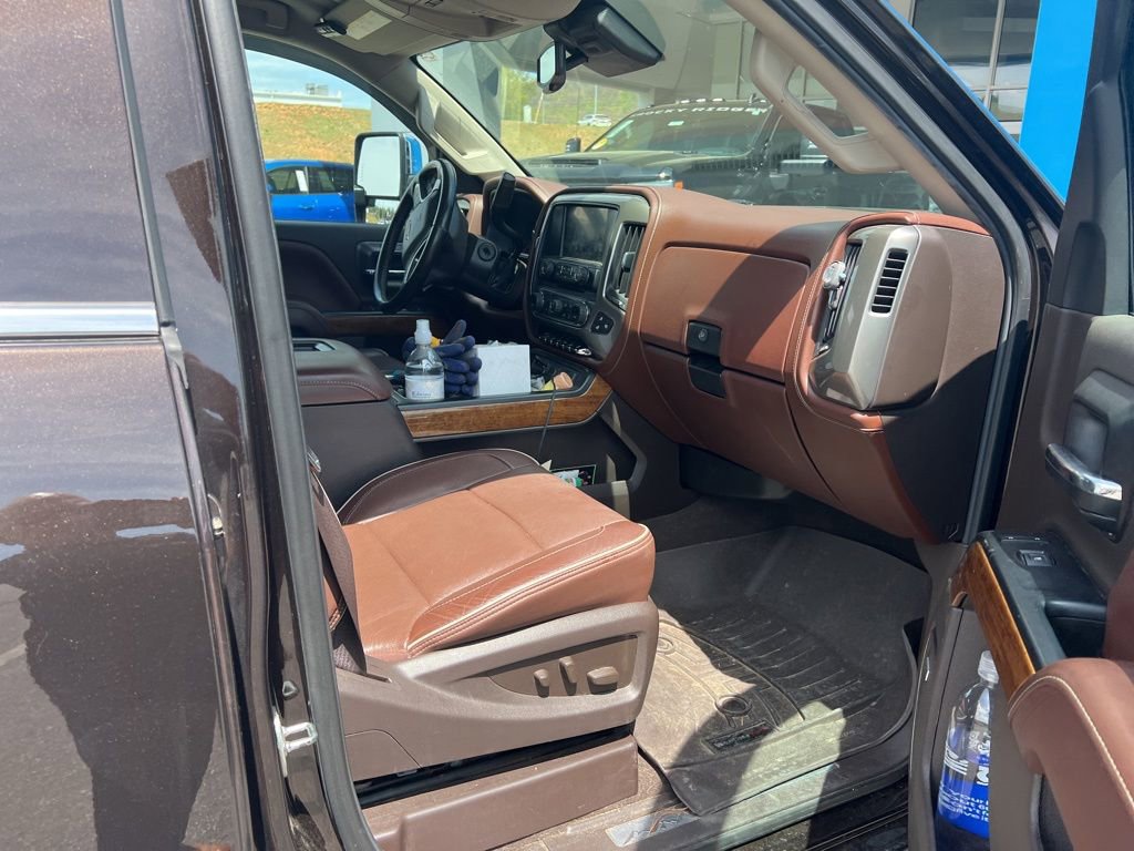 Used 2019 Chevrolet Silverado 2500 High Country w/ Duramax Plus Package AWD/4WD image 7