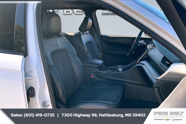 Used 2024 Jeep Grand Cherokee Altitude image 6