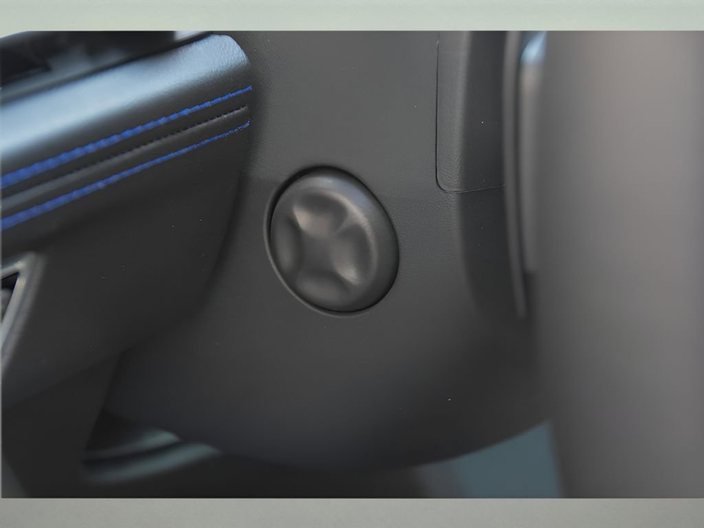 New 2026 Cadillac Escalade IQL Luxury image 32