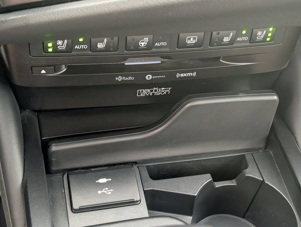 Used 2022 Lexus ES 300h Ultra Luxury w/ Protection Package (P3) FWD image 22