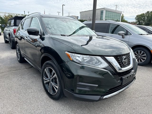 Used 2019 Nissan Rogue SV w/ Sun & Sound Touring Package AWD/4WD image 4