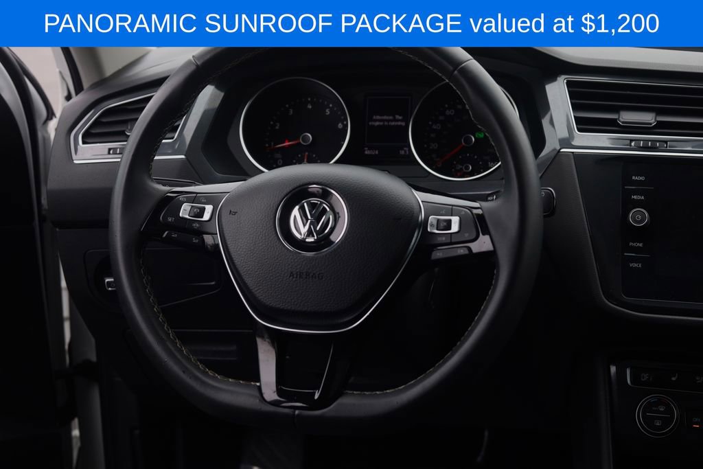 Used 2021 Volkswagen Tiguan SE w/ Panoramic Sunroof Package image 4