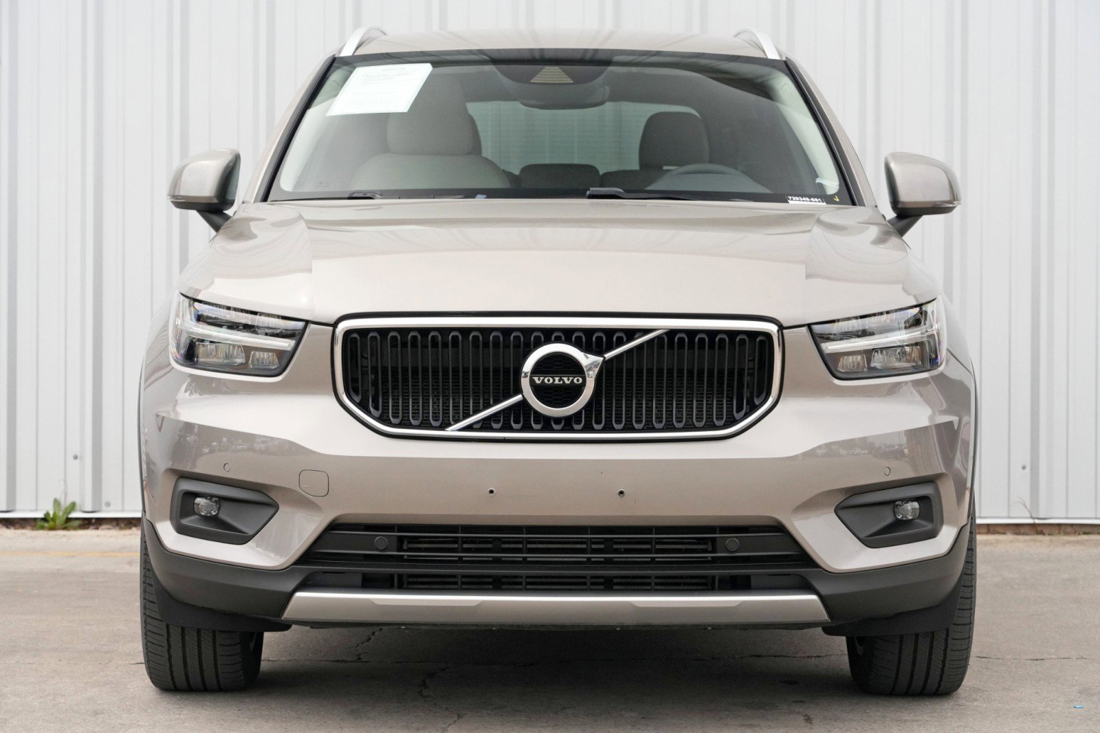 Used 2022 Volvo XC40 T5 Momentum w/ Premium Package image 6