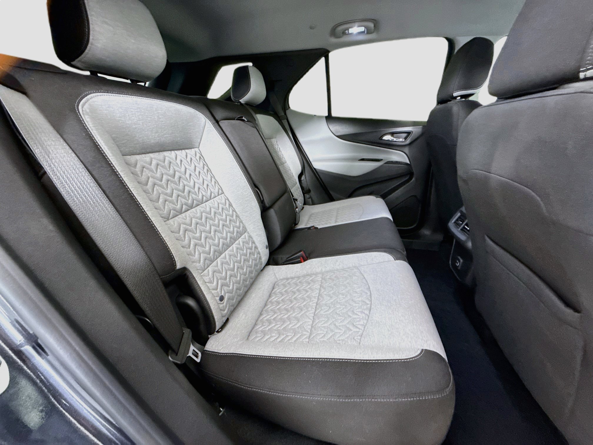 Used 2022 Chevrolet Equinox LS w/ LS Convenience Package FWD image 28