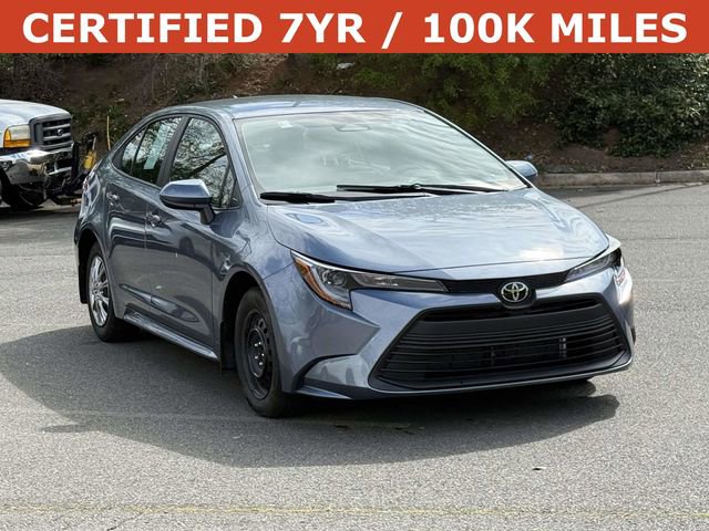 Used 2025 Toyota Corolla LE FWD image 1