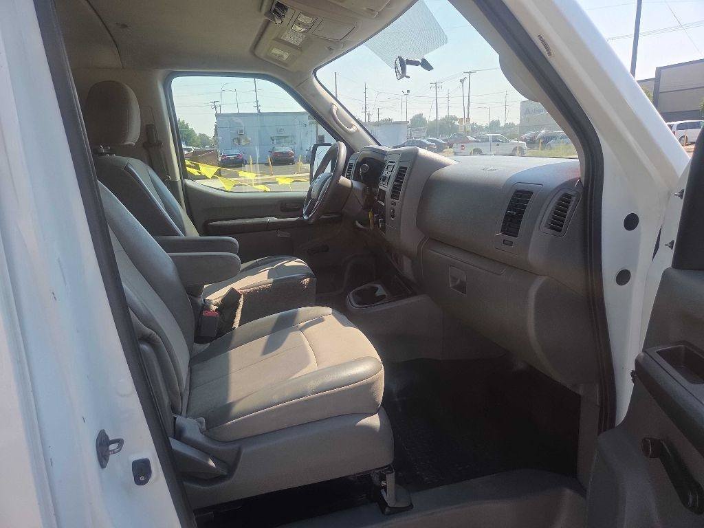 Used 2016 Nissan NV 3500 S RWD image 22