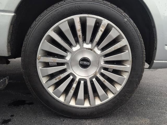 Used 2016 Lincoln Navigator Select AWD/4WD image 9