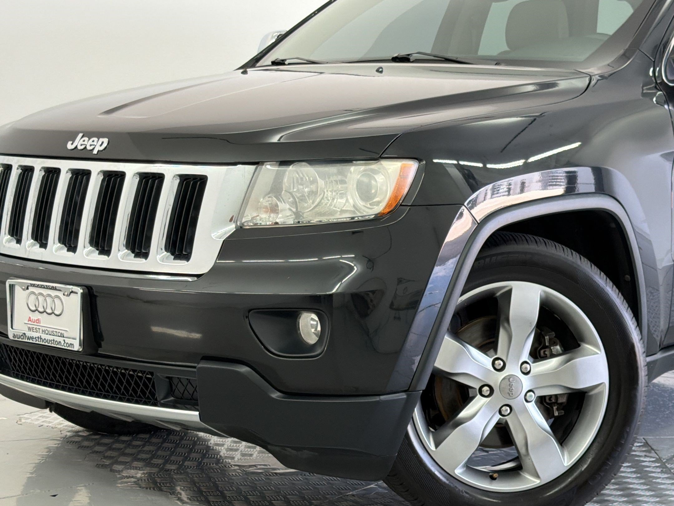 Used 2013 Jeep Grand Cherokee Limited AWD/4WD image 11