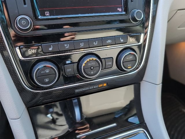 Used 2019 Volkswagen Passat 2.0T SE R-Line image 19