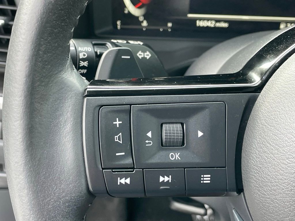 Certified 2023 Nissan Rogue Platinum FWD image 19
