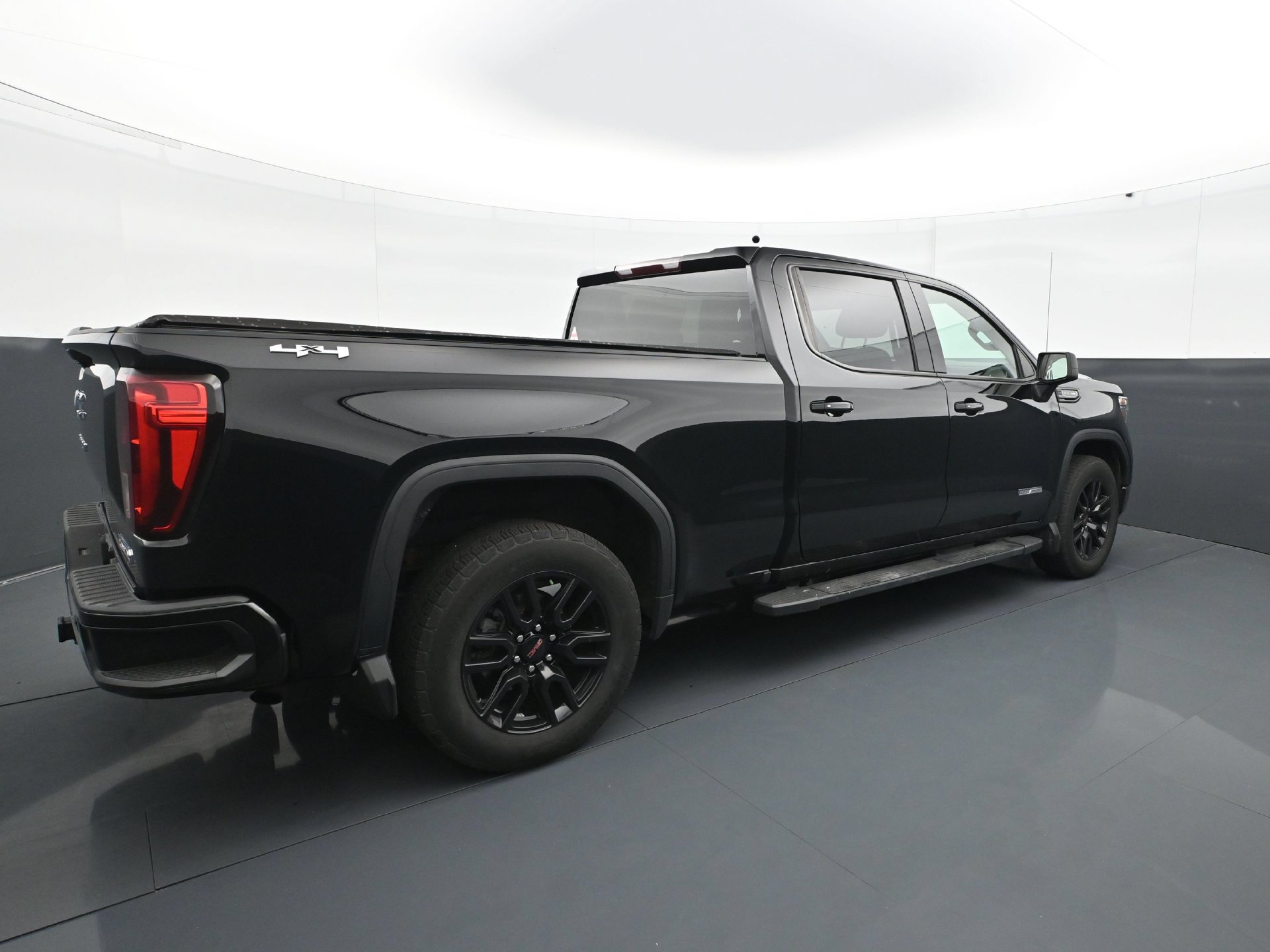 Used 2020 GMC Sierra 1500 Elevation w/ Elevation Value Package AWD/4WD image 7