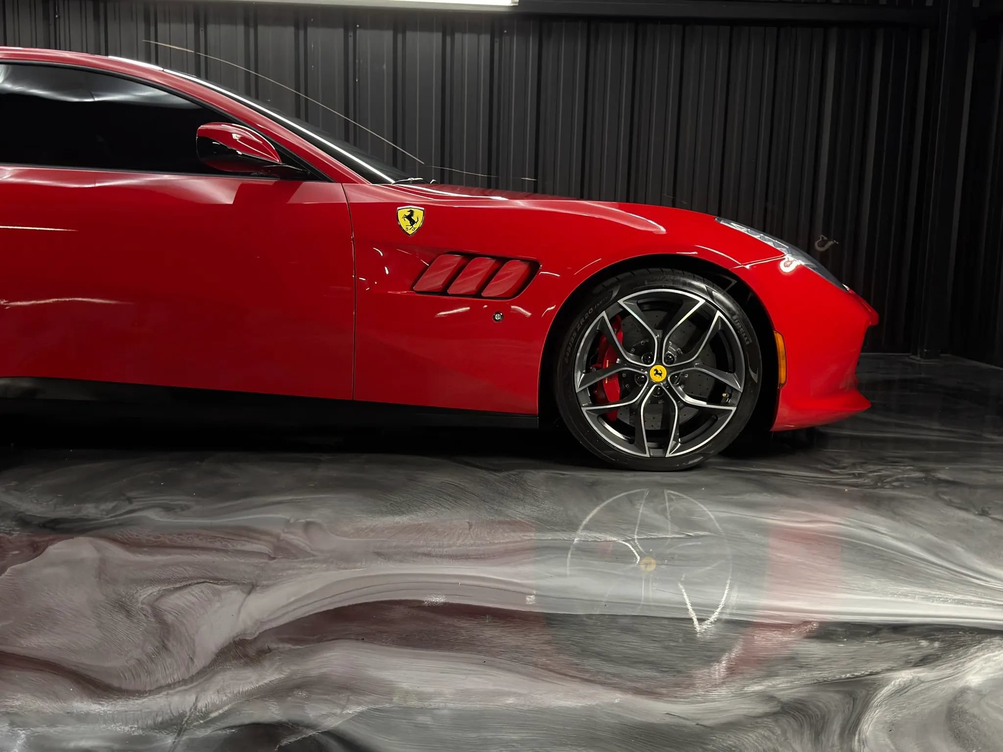 Used 2018 Ferrari GTC4Lusso T RWD image 13