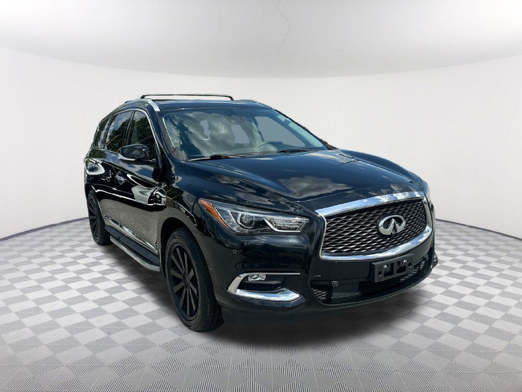 Used 2020 INFINITI QX60 Luxe w/ Essential Package FWD image 3