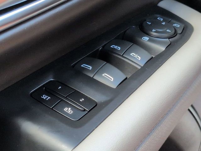 Used 2023 GMC Yukon SLT RWD image 23