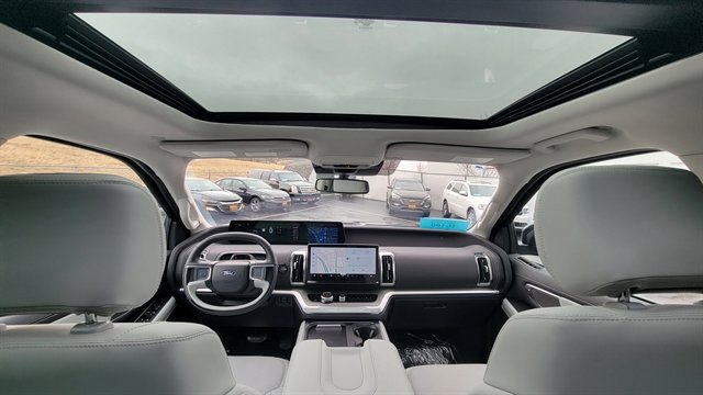 Used 2025 Ford Expedition Max Platinum image 14