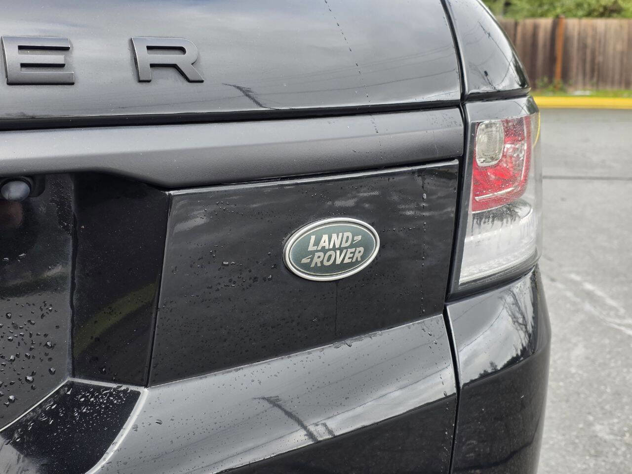 Used 2017 Land Rover Range Rover Sport HSE AWD/4WD image 32