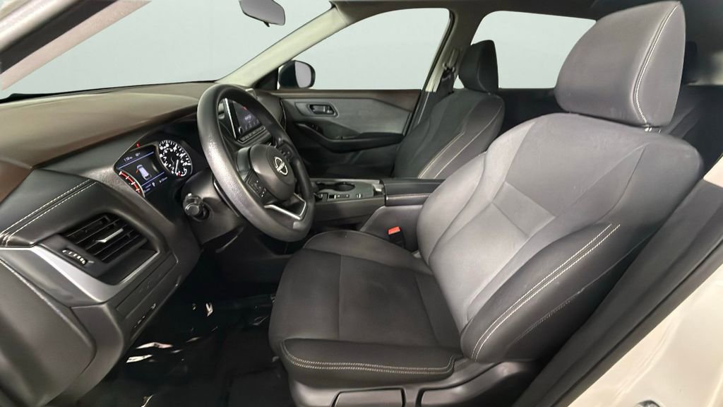 Used 2023 Nissan Rogue S image 17