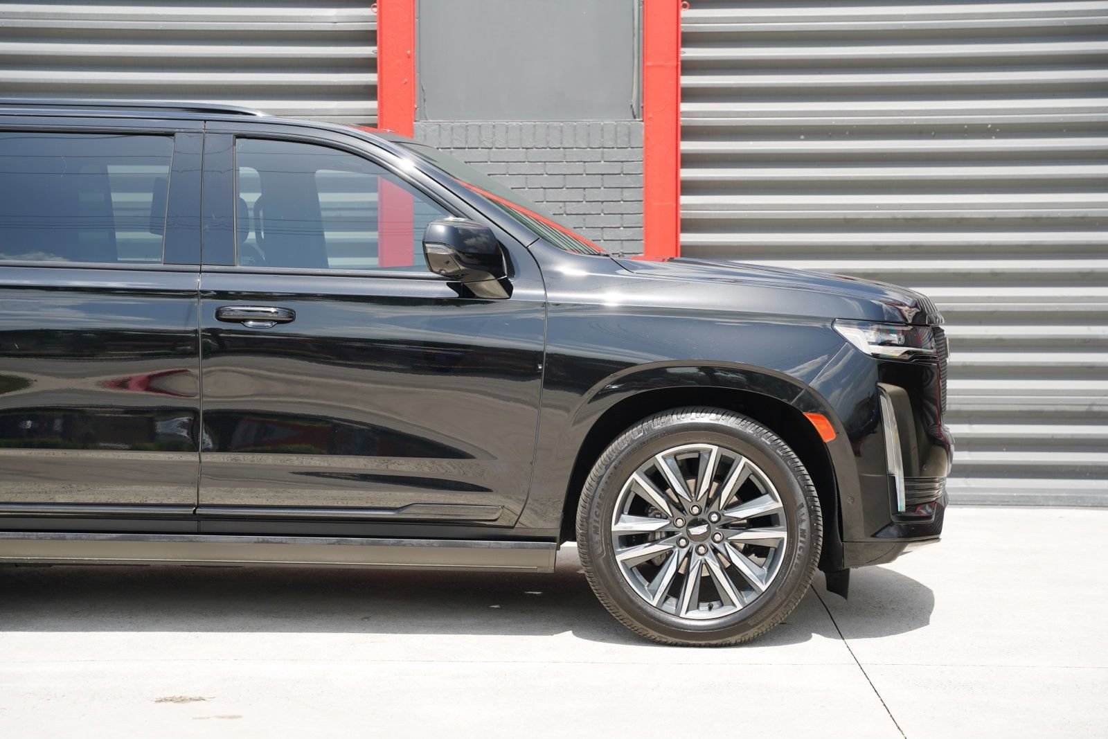 Used 2024 Cadillac Escalade ESV Sport Platinum AWD/4WD image 16