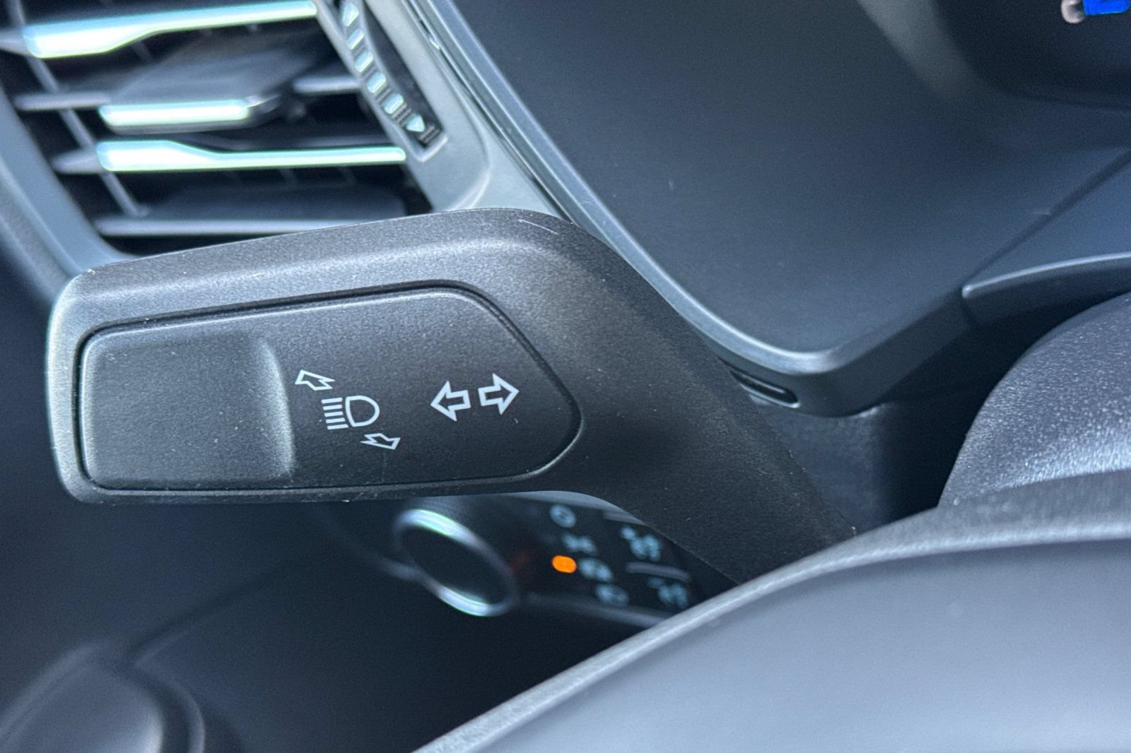 Used 2025 Ford Escape ST-Line FWD image 37