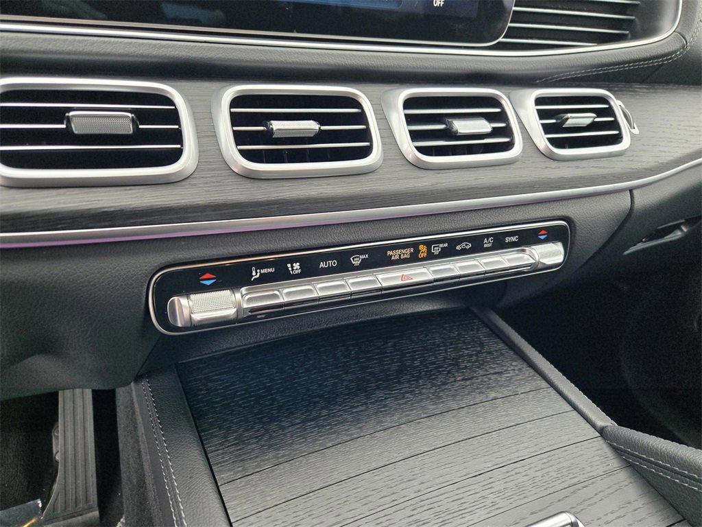 Used 2025 Mercedes-Benz GLS 450 4MATIC image 23