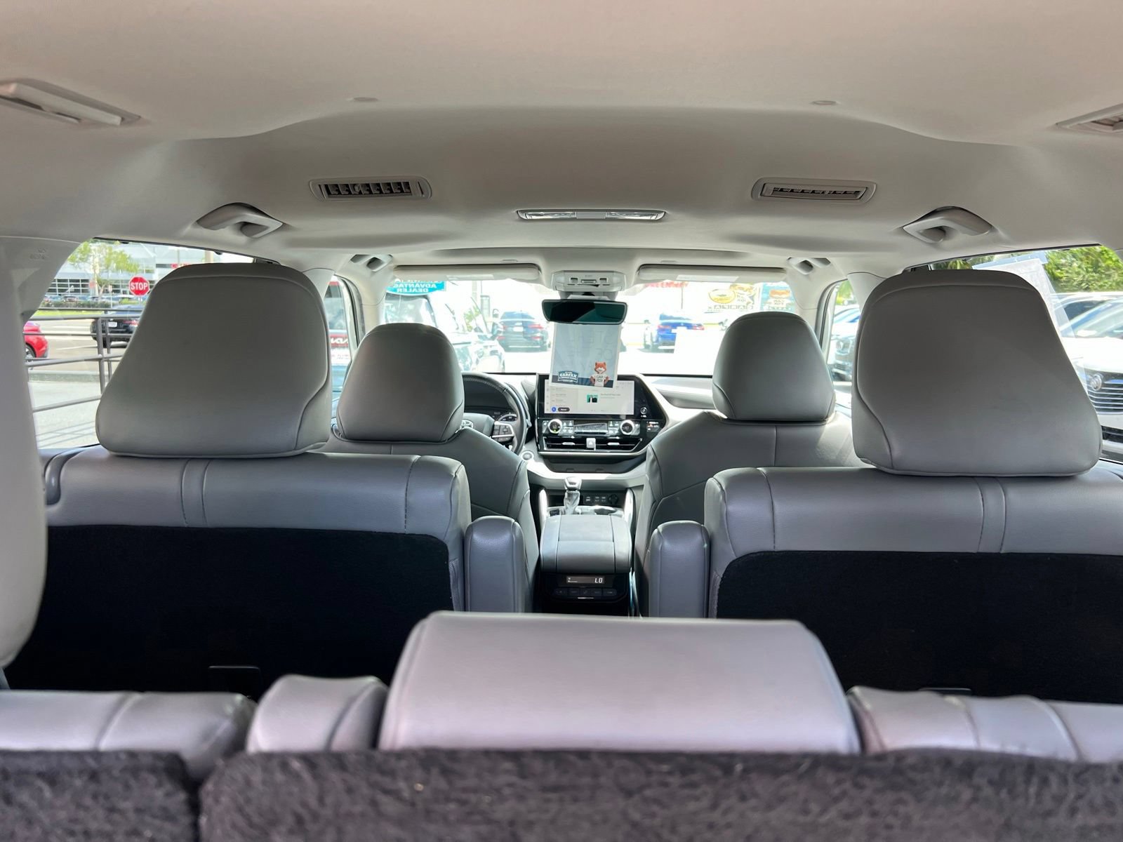 Used 2023 Toyota Highlander XLE FWD image 19