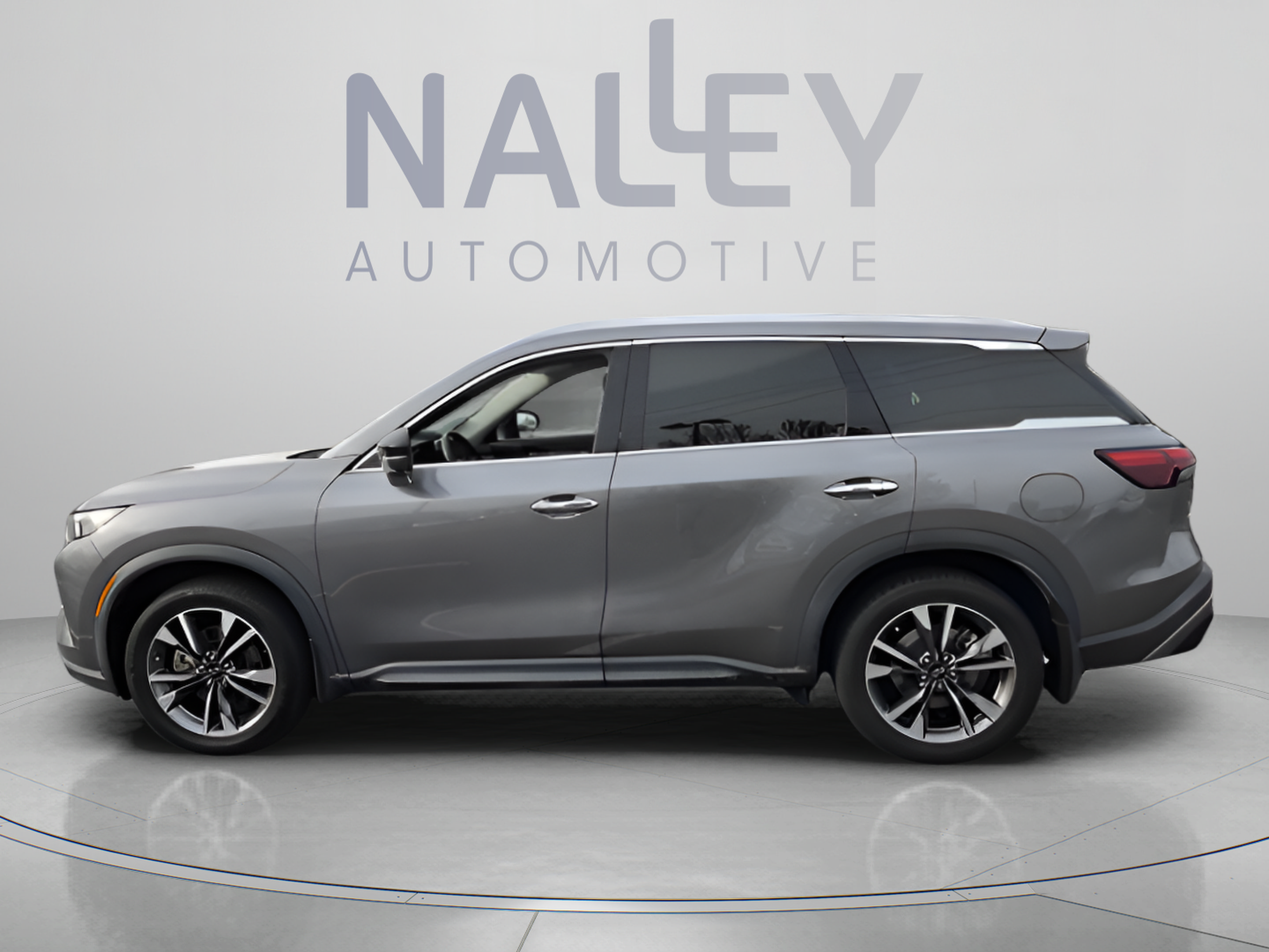 Used 2023 INFINITI QX60 Luxe AWD/4WD image 2
