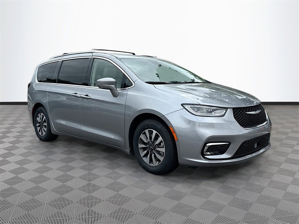 Used 2021 Chrysler Pacifica Touring-L image 4