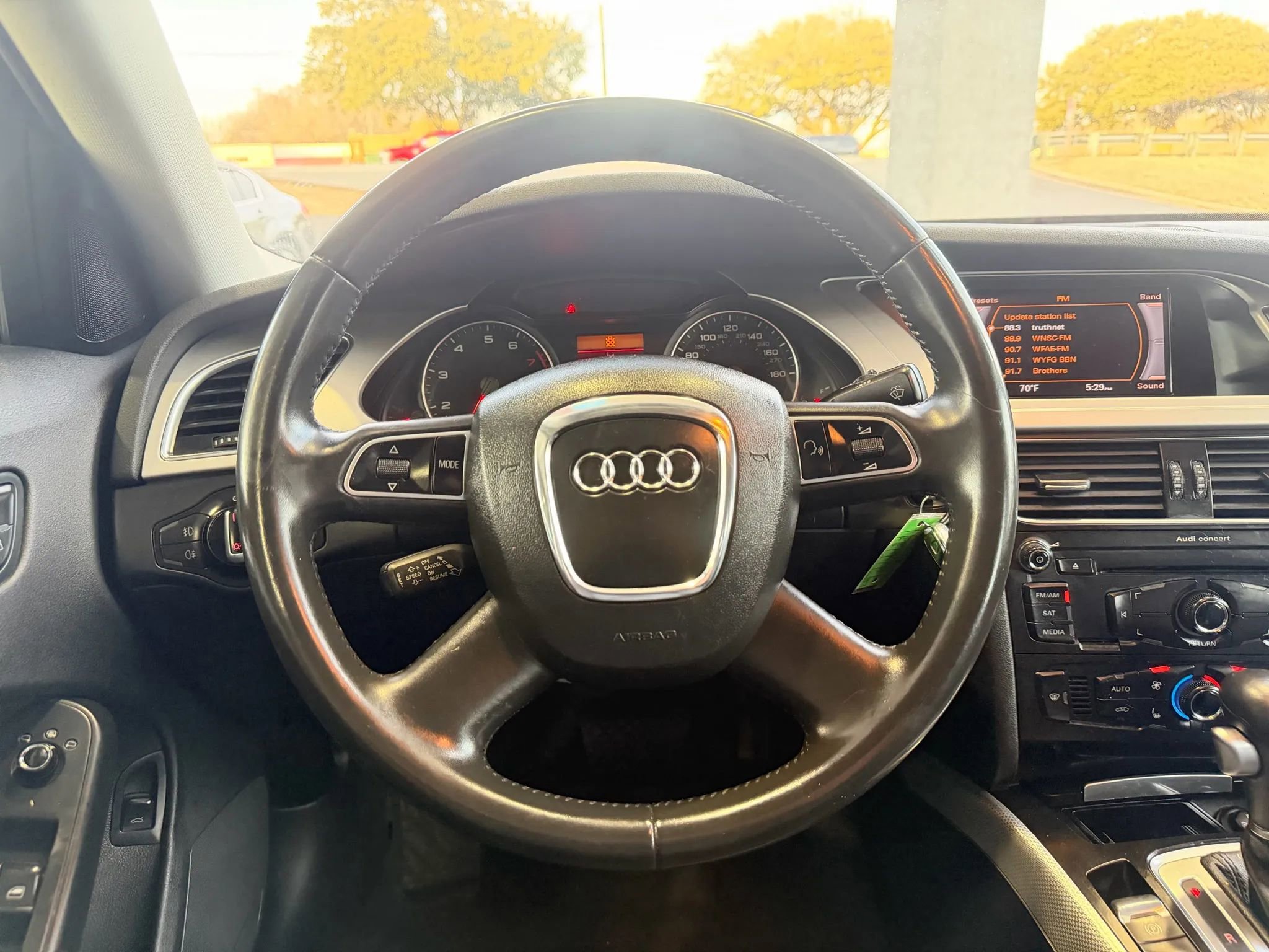 Used 2011 Audi A4 2.0T Premium image 10