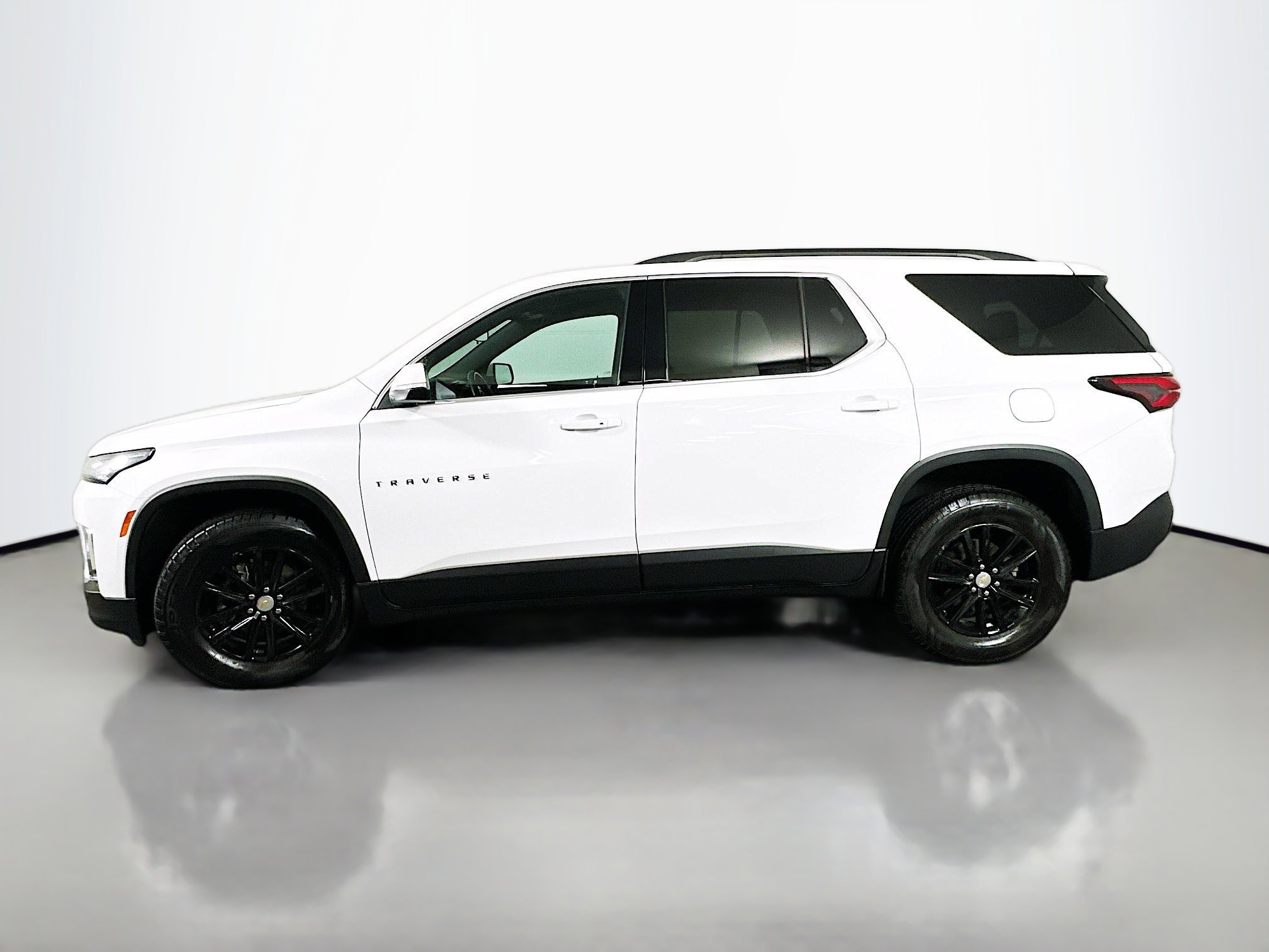 Used 2023 Chevrolet Traverse LT image 4