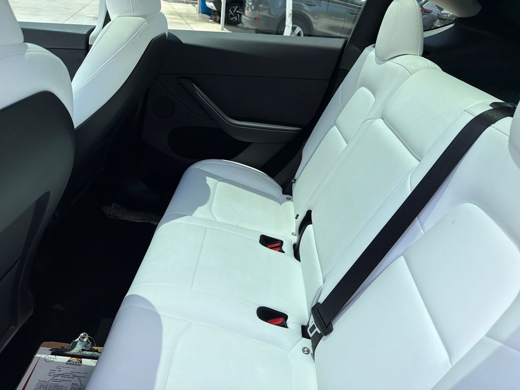 Used 2025 Tesla Model Y Long Range AWD/4WD image 26