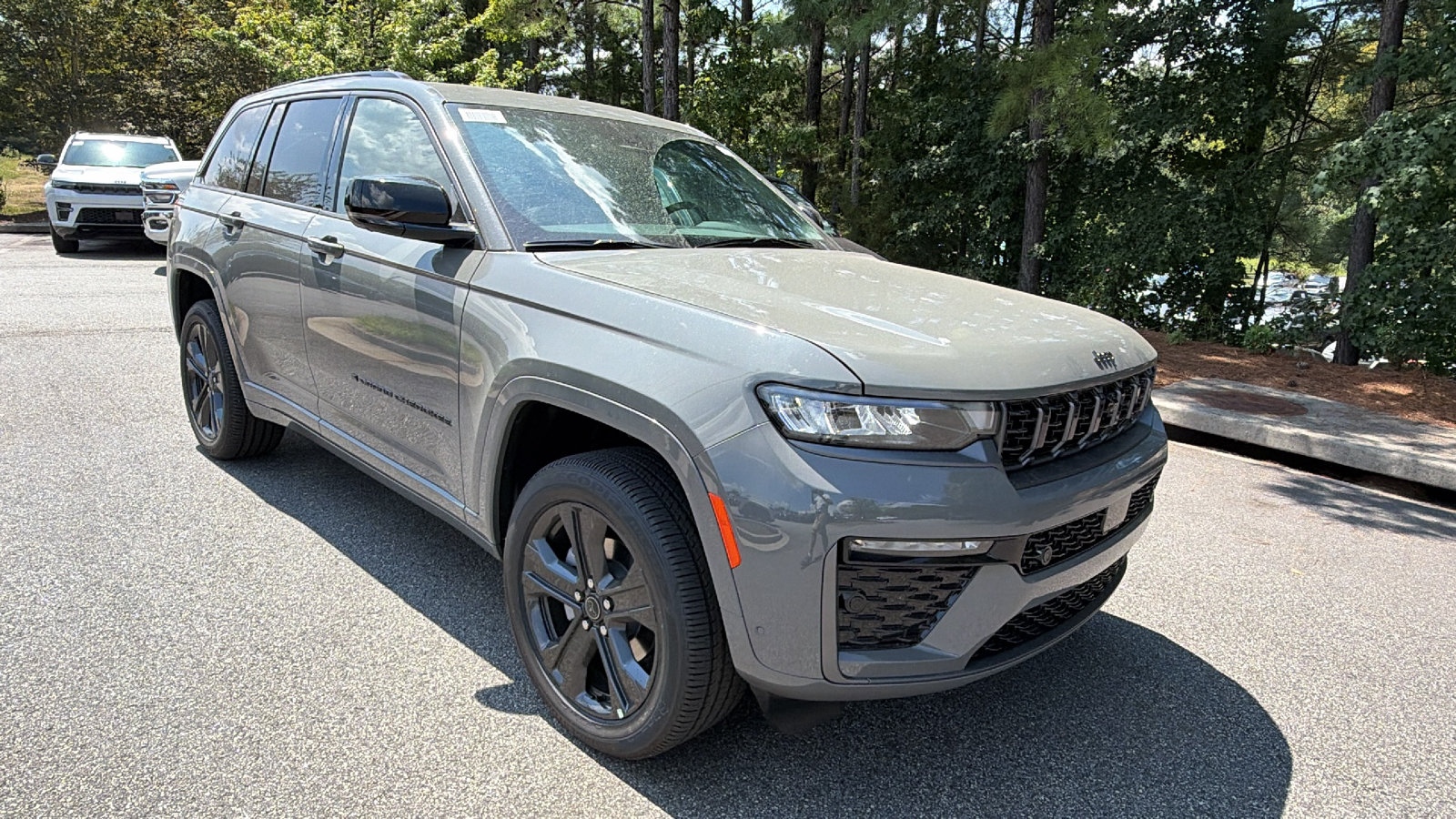 New 2027 Jeep Grand Cherokee Limited AWD/4WD image 5