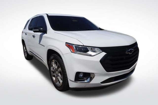 Used 2019 Chevrolet Traverse Premier w/ LPO, Blackout Package FWD image 3