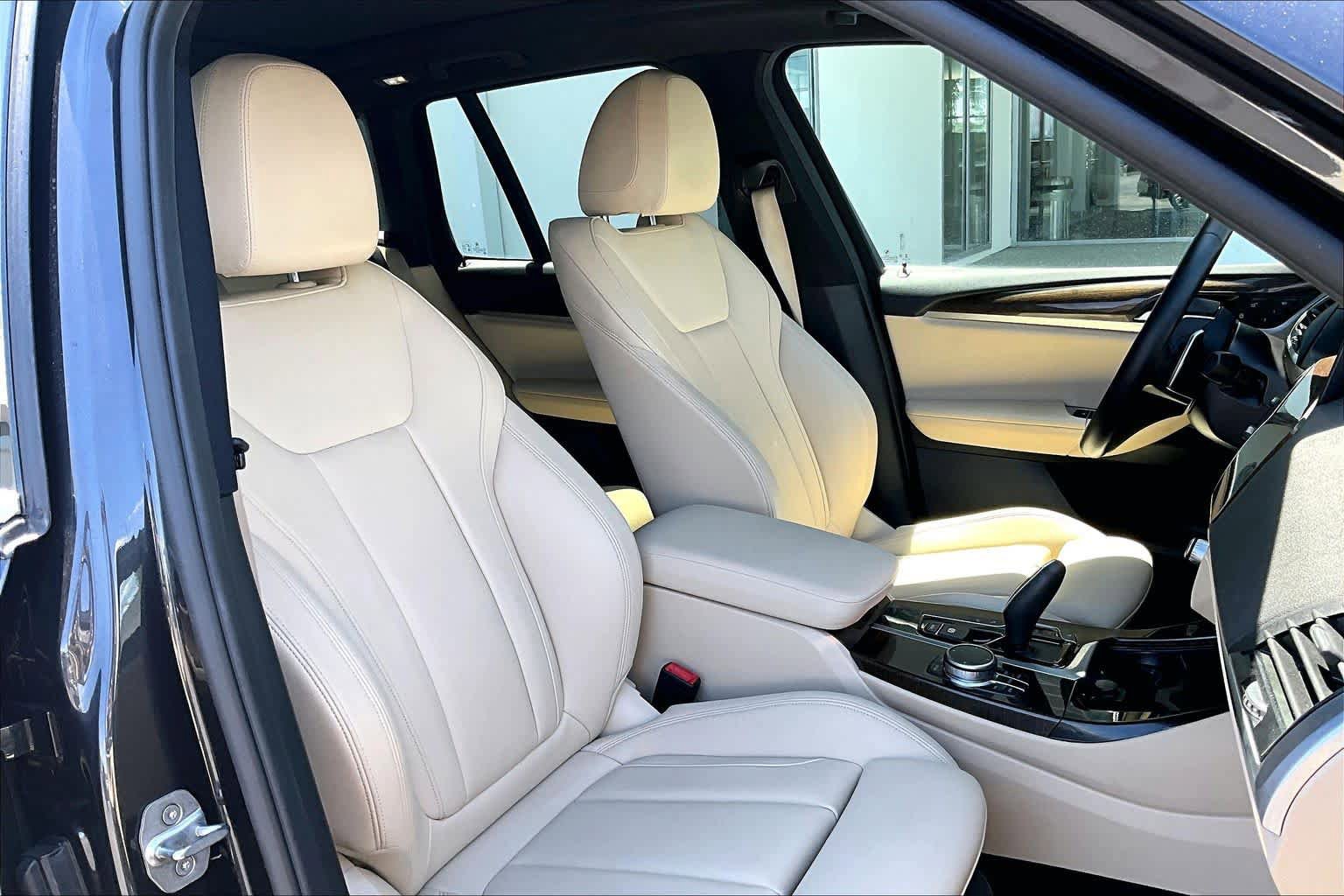 Used 2019 BMW X3 sDrive30i w/ Premium Package image 8