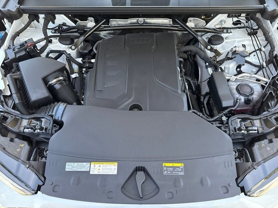 Certified 2025 Audi Q5 2.0T Premium Plus w/ Premium Plus image 9