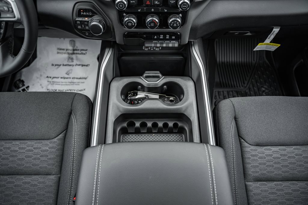 New 2026 RAM 1500 4x4 Crew Cab image 31