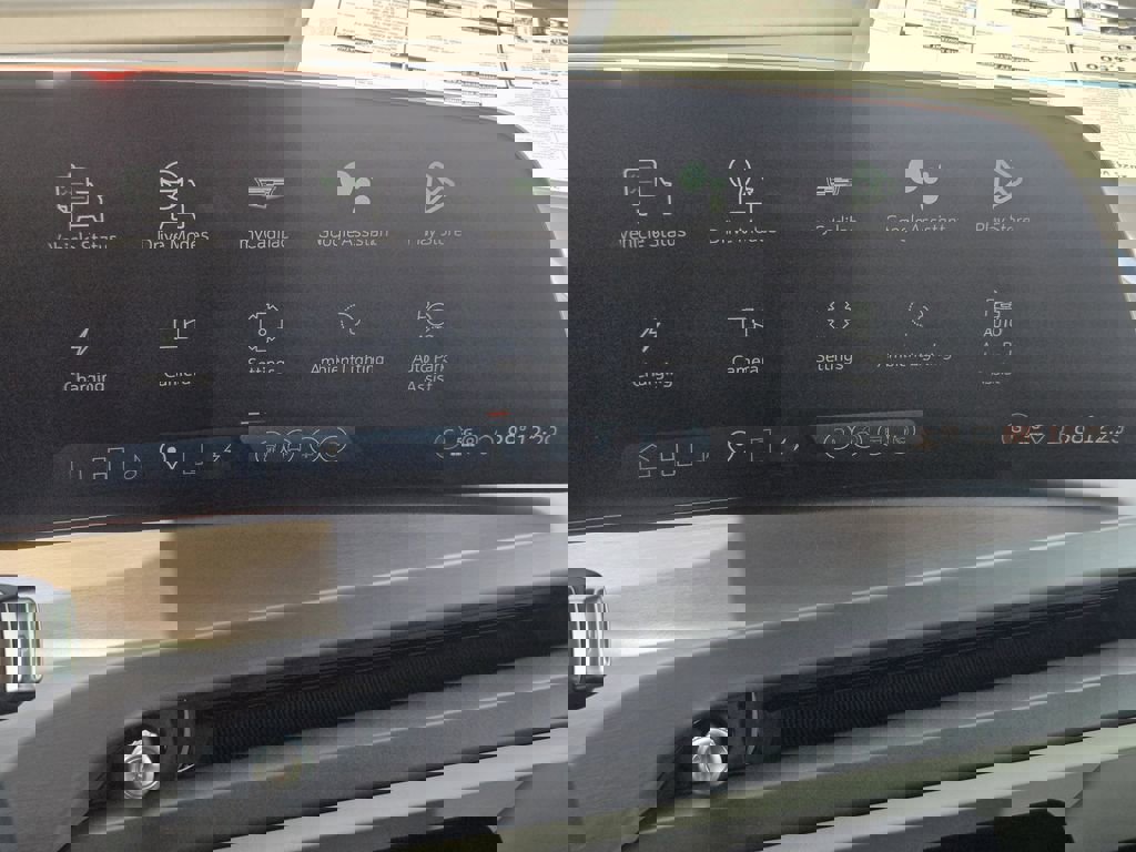 New 2026 Cadillac Vistiq Sport w/ LPO, Floor Liner Package image 18