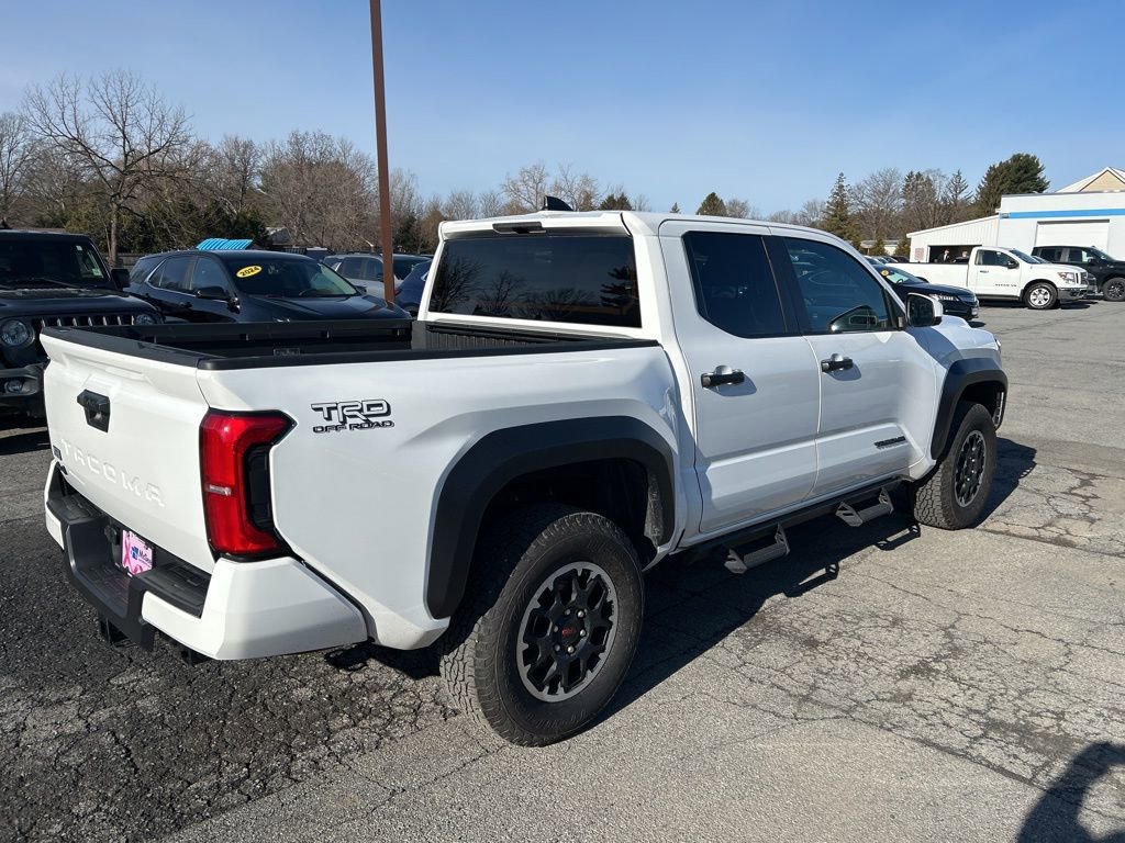 Used 2024 Toyota Tacoma TRD Off-Road image 5