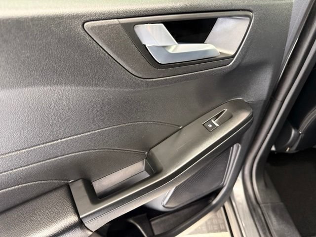 Used 2025 Ford Escape ST-Line Select AWD/4WD image 22