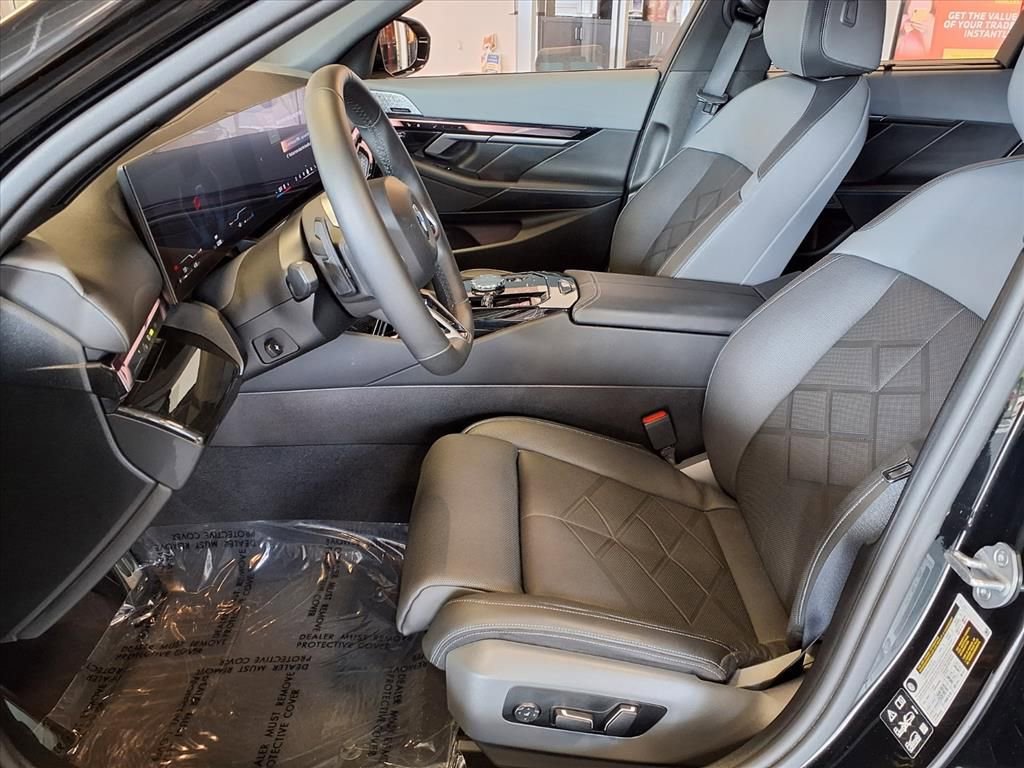 Used 2024 BMW 540i xDrive w/ Executive Package AWD/4WD image 18
