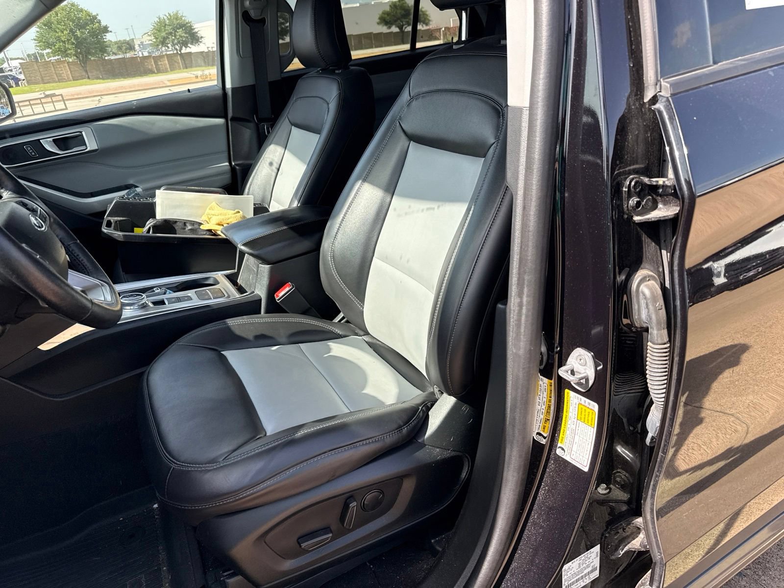Used 2023 Ford Explorer XLT w/ Equipment Group 202A RWD image 12