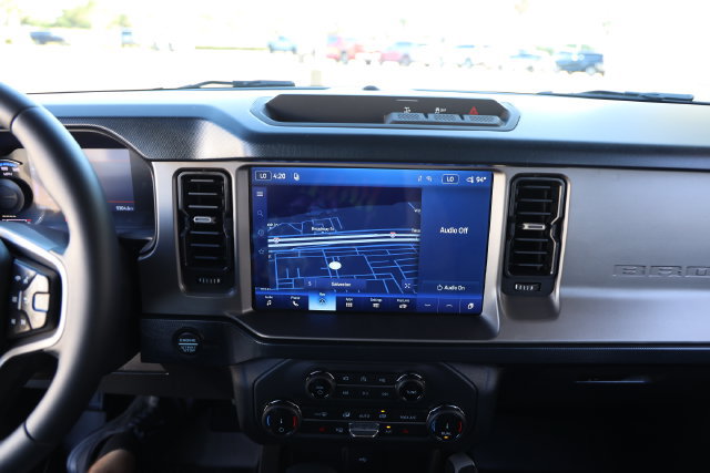 Used 2022 Ford Bronco Outer Banks AWD/4WD image 16