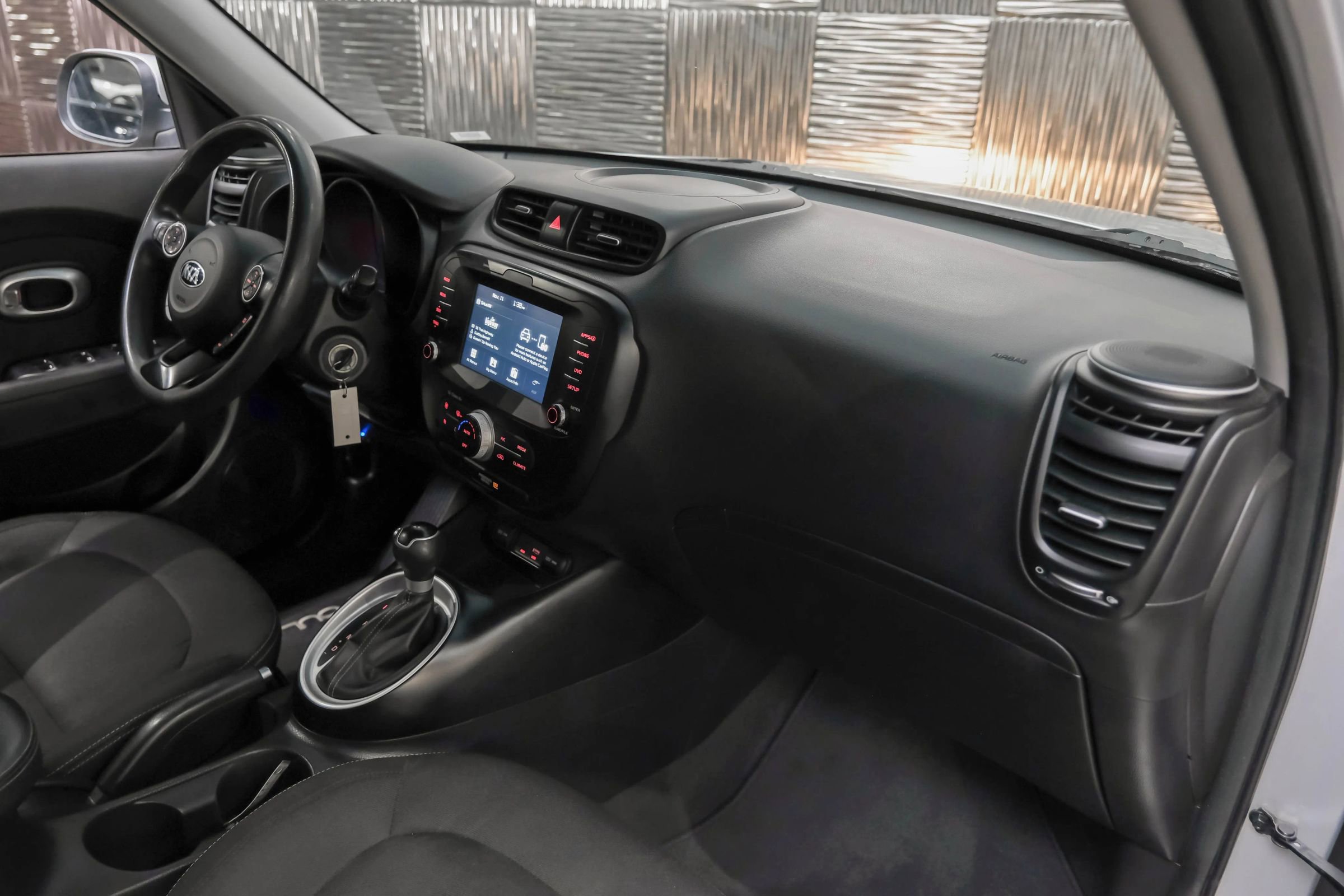 Used 2019 Kia Soul + image 12