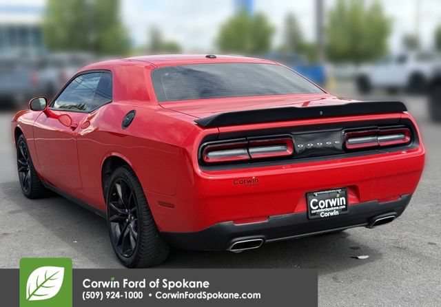 Used 2018 Dodge Challenger SXT w/ Blacktop Package RWD image 15