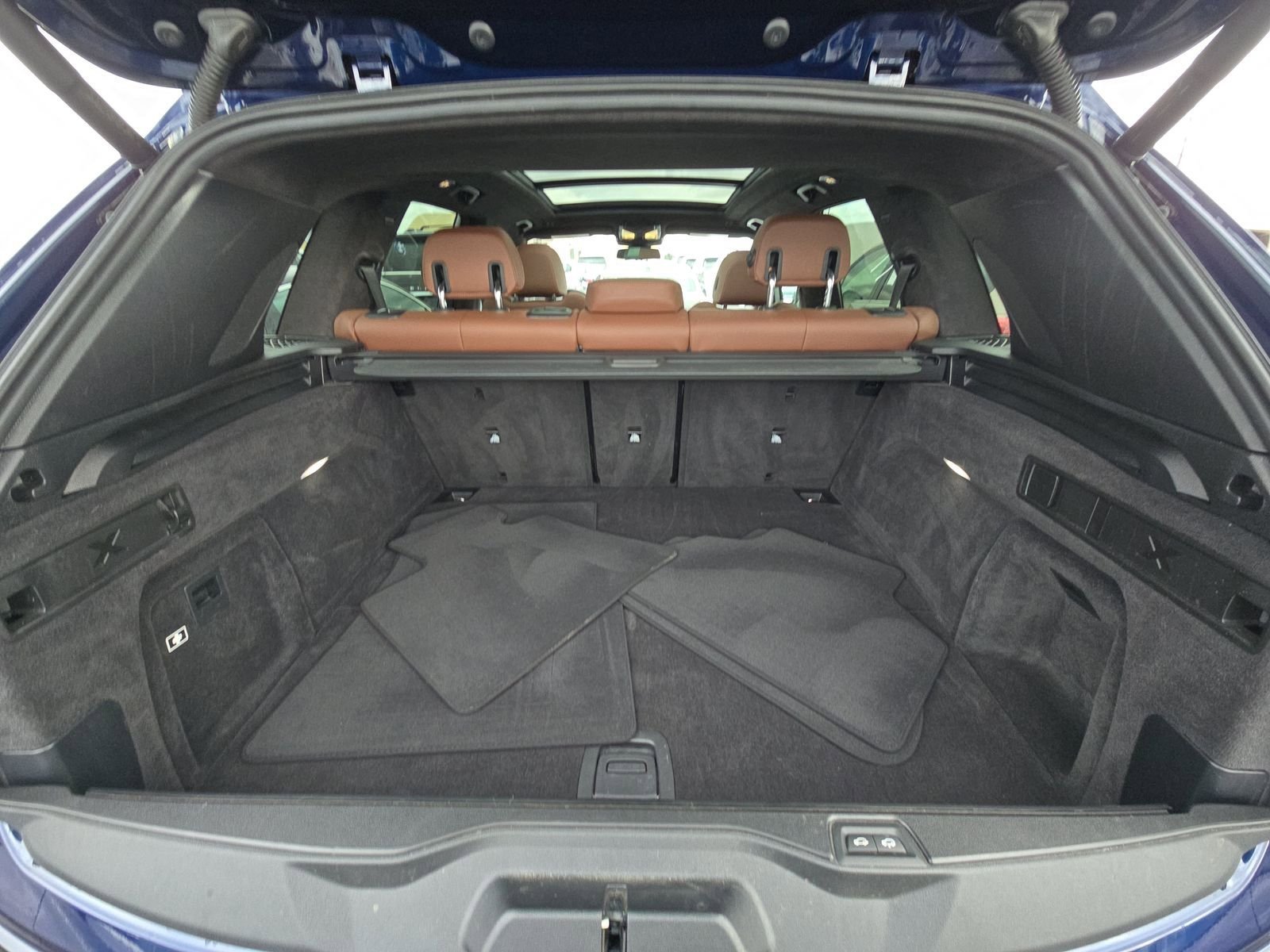 Used 2024 BMW X5 xDrive50e w/ M Sport Package image 12