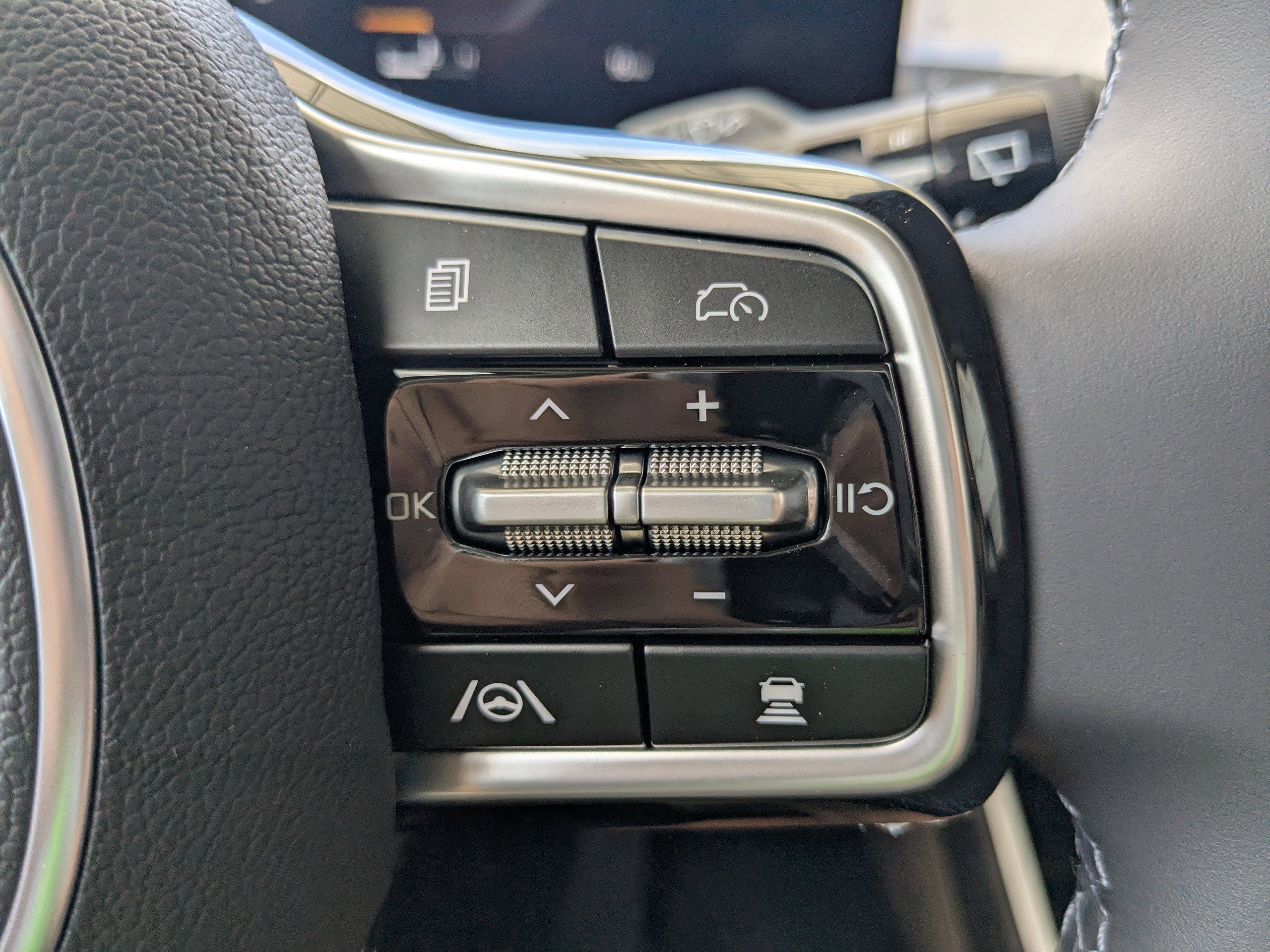 New 2026 Kia Carnival SX image 33
