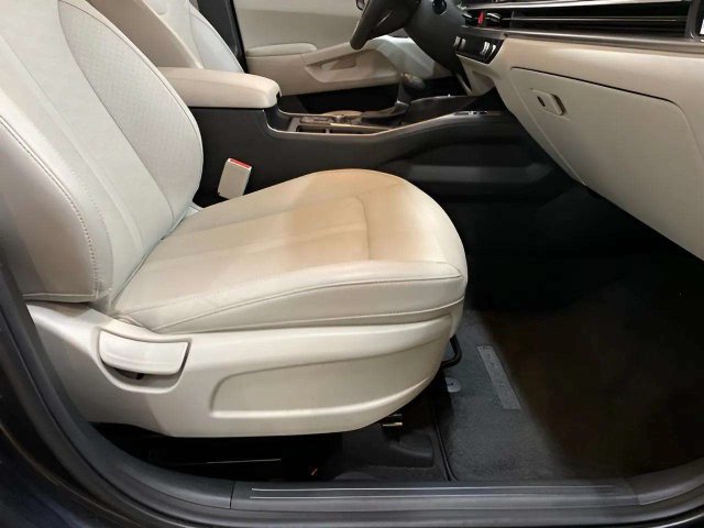 Used 2025 Kia Sorento S AWD/4WD image 81