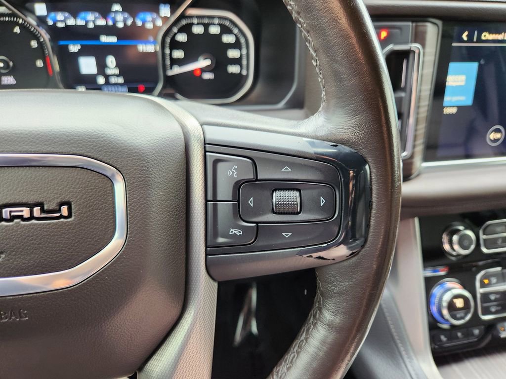 Used 2021 GMC Yukon Denali w/ Advanced Technology Package image 16
