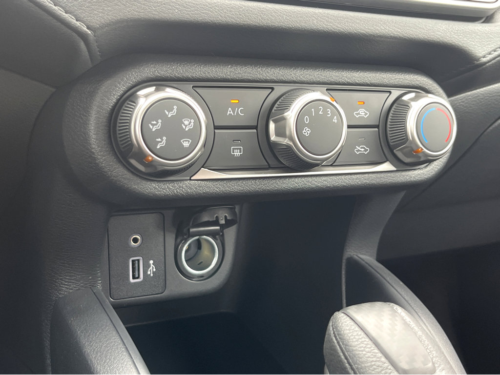 Used 2024 Nissan Versa S w/ Trunk Package image 25