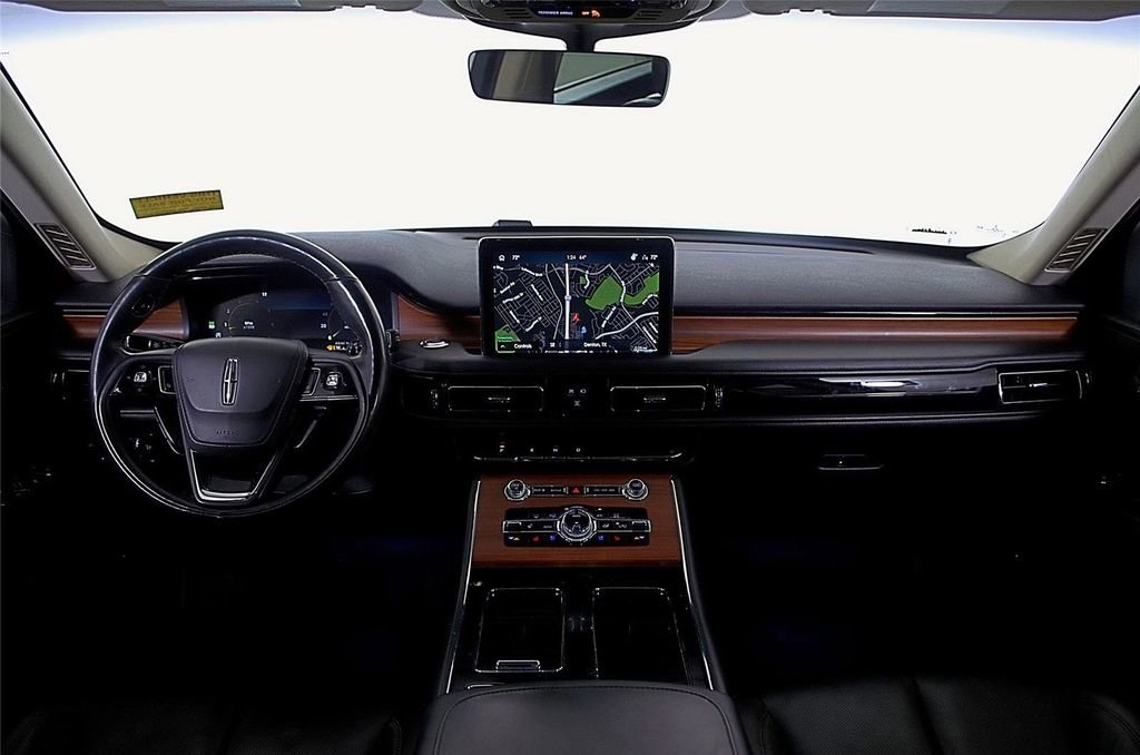 Used 2023 Lincoln Aviator Reserve w/ Equipment Group 201A image 17